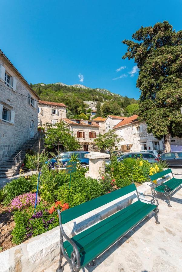 Charming Bohemian House In Perast Exterior foto