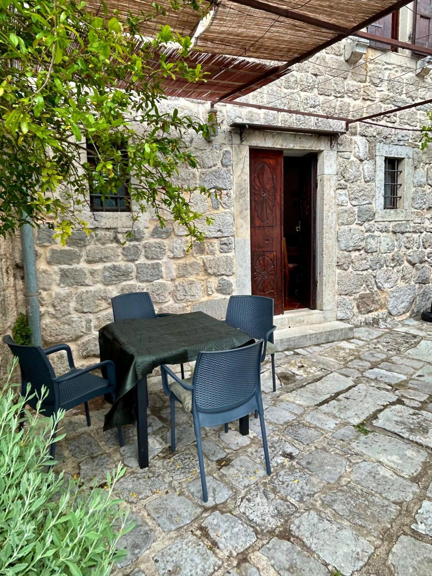 Charming Bohemian House In Perast Exterior foto